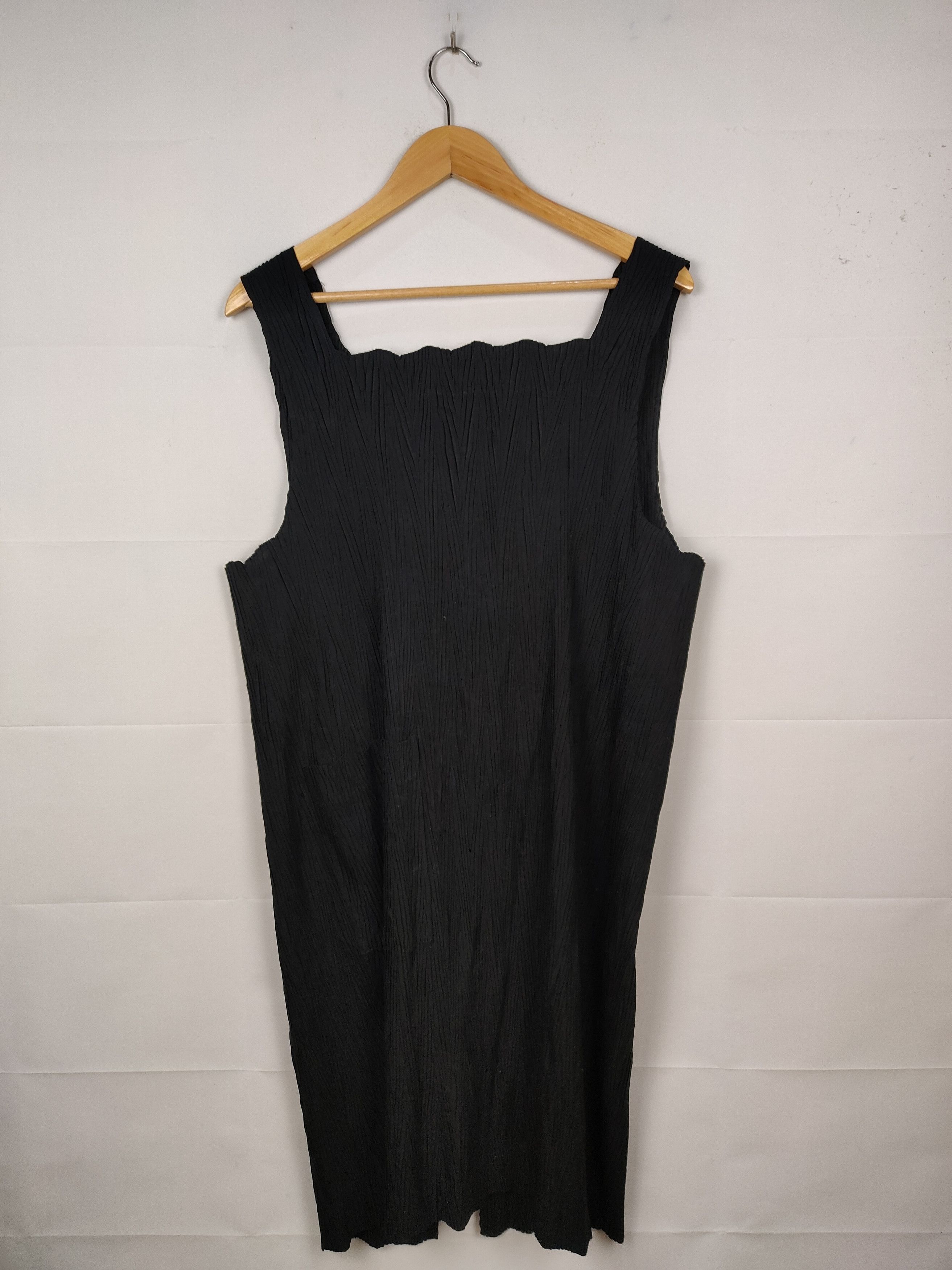 Issey Miyake Issey Miyake Pleated Midi Dress Size M / US 6-8 / IT 42-44 - 1 Thumbnail