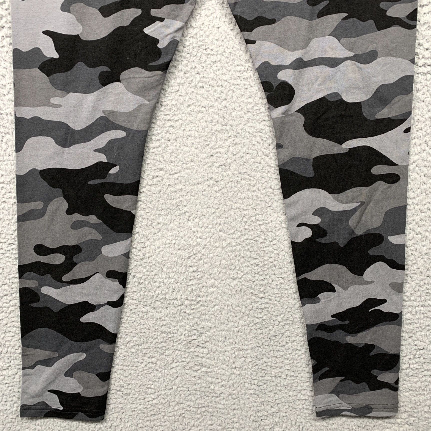 Vintage Wild Fable Women's High Rise Leggings Gray Camo Size Large NWT Top Pick for Yoga Workout NWT Size 36" / US 14 / IT 50 - 6 Thumbnail