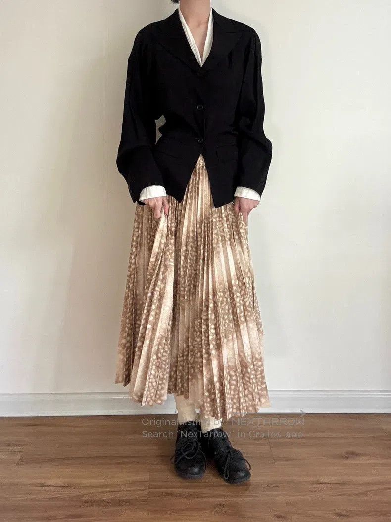 Comme des Garcons Comme Des Garcons size S Deer print skirt Size 23" - 1 Thumbnail