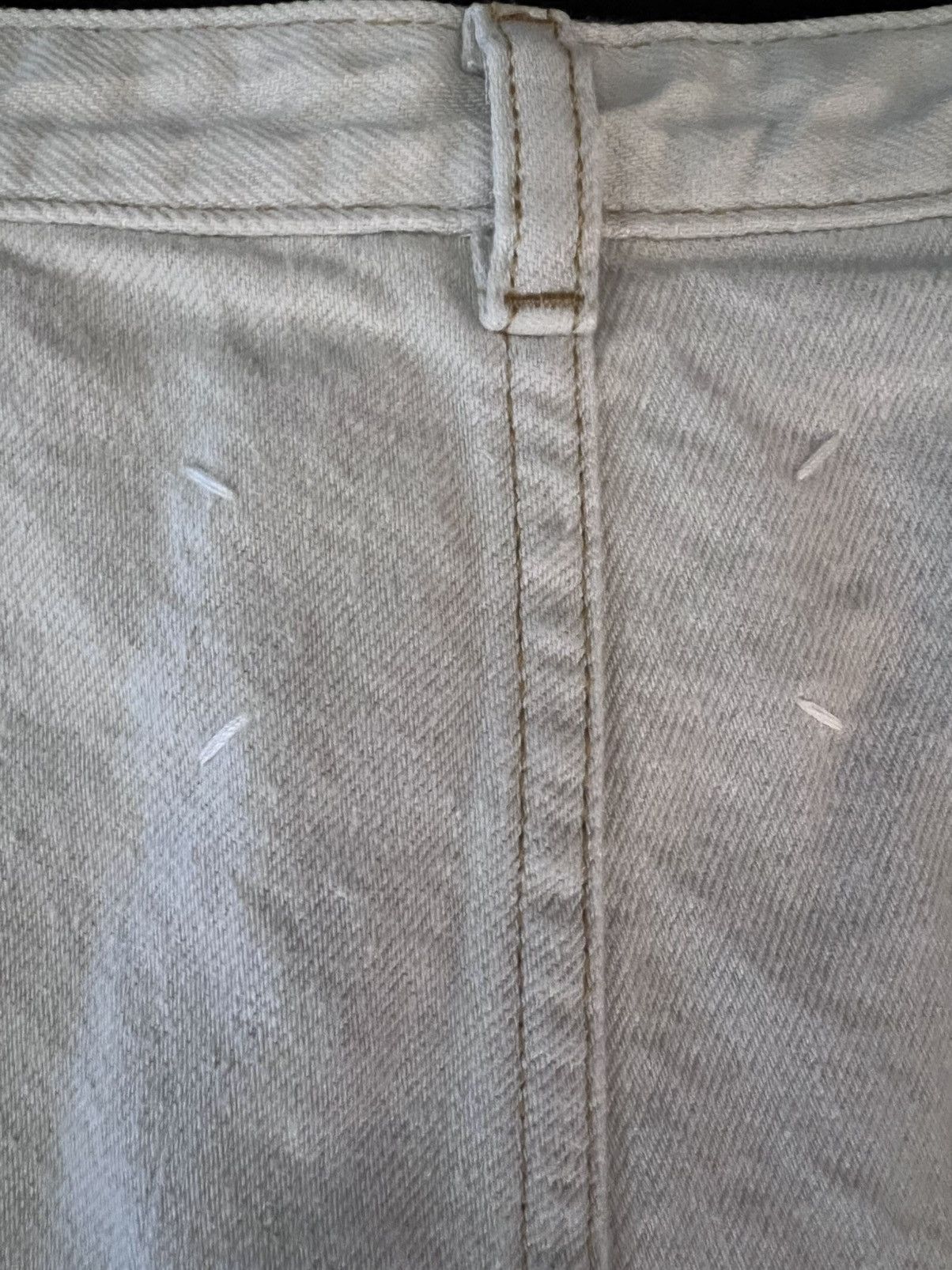 Maison Margiela SS23 hand-painted stone-washed denim shorts, sz 32–34, Italy Size US 32 / EU 48 - 17 Thumbnail