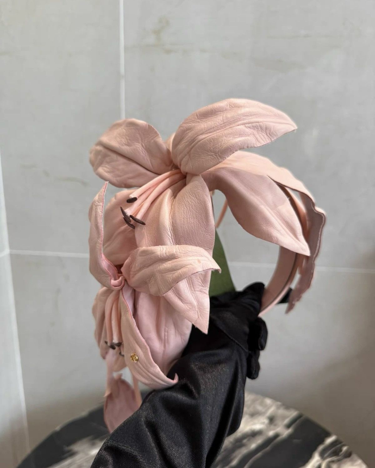 Gucci Rare runway Gucci Faux Floral Leather Headband Size ONE SIZE - 1 Thumbnail