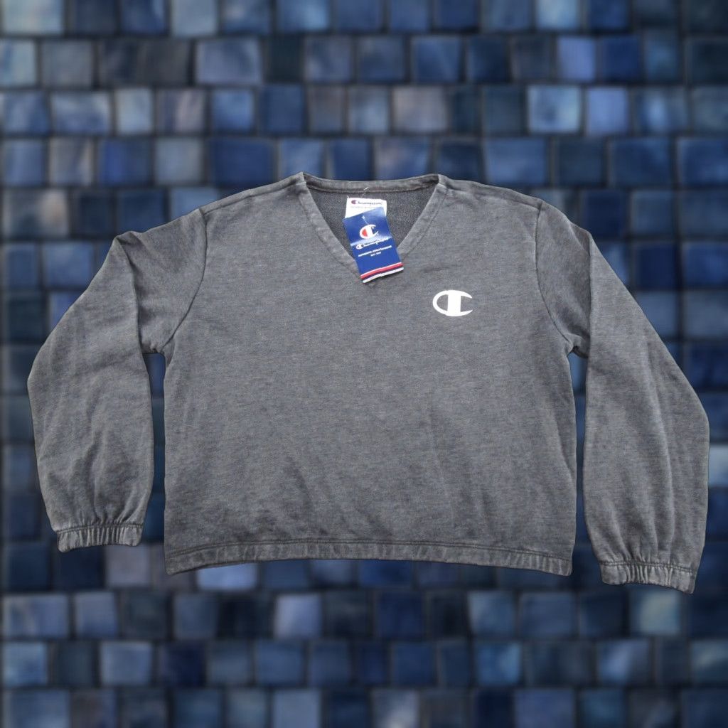 Champion Champion Womens Pullover Crewneck Sweatshirt Black Size L New Logo Chest Sweatshirt Womens Pullover Crew Neck Black L Size L / US 10 / IT 46 - 1 Thumbnail
