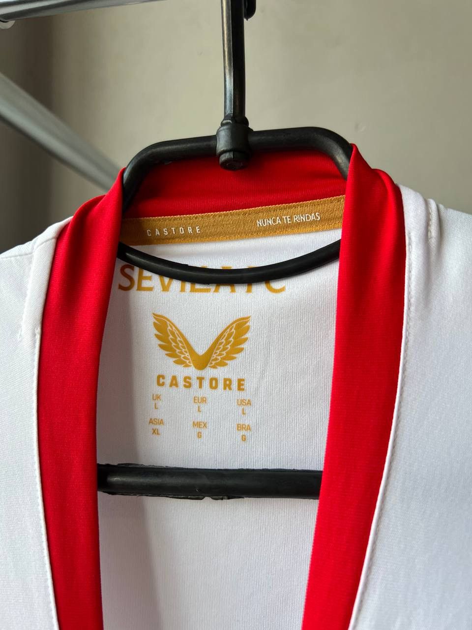 Castore 2022/23 SEVILLA FC HOME SOCCER JERSEY FOOTBALL SHIRT CASTORE Size US L / EU 52-54 / 3 - 7 Thumbnail