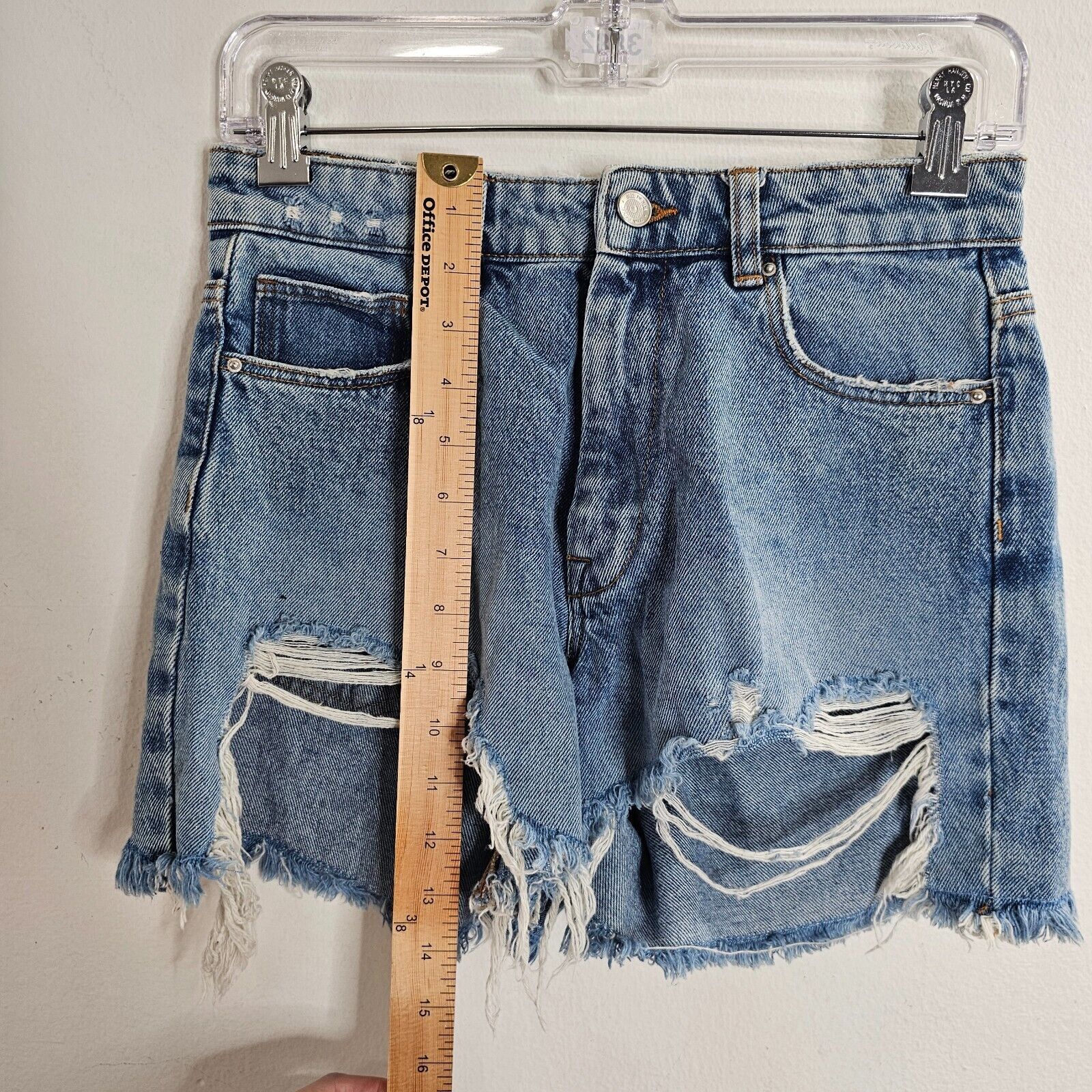 Zara Zara High Waist Extreme Distressing Raw Hem Denim Jean Short Size 27" / US 4 / IT 40 - 7 Thumbnail
