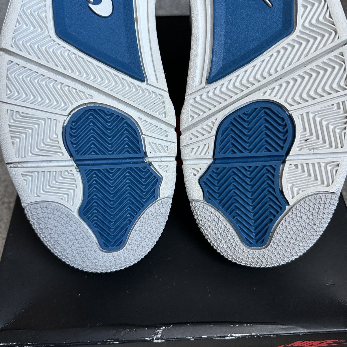 Jordan Brand × Nike Air Jordan Retro 4 Military Blue 2024 Release Size US 9 / EU 42 - 7 Thumbnail
