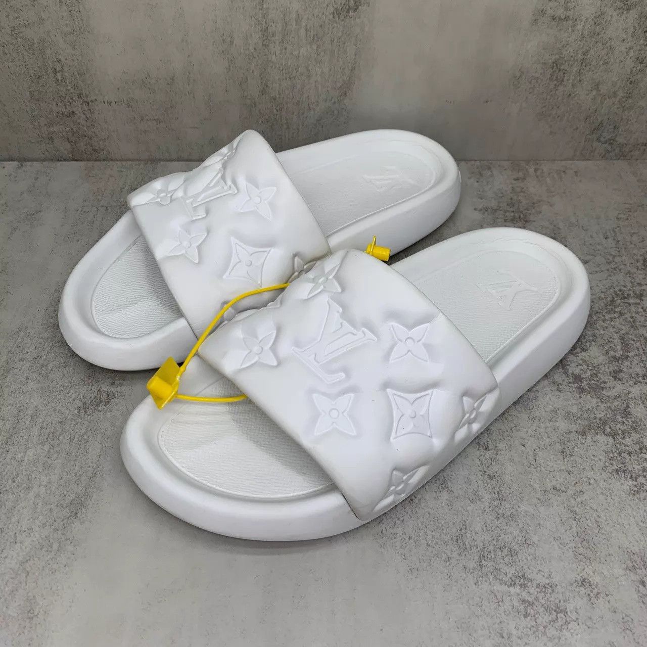 Louis Vuitton LV White Embossed Slippers US 6 EU 40 98 New Size US 9.5 / EU 42-43 - 1 Thumbnail