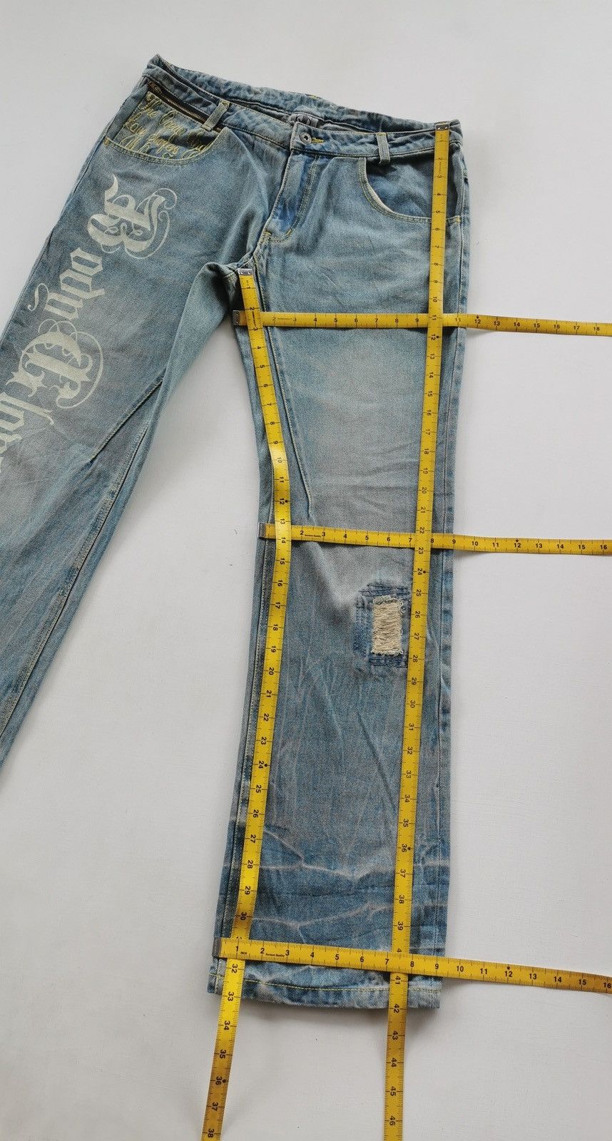 Vintage Vintage Body Glove Love Ocean Tribal Print Loose Fit Jeans Size US 33 - 13 Thumbnail
