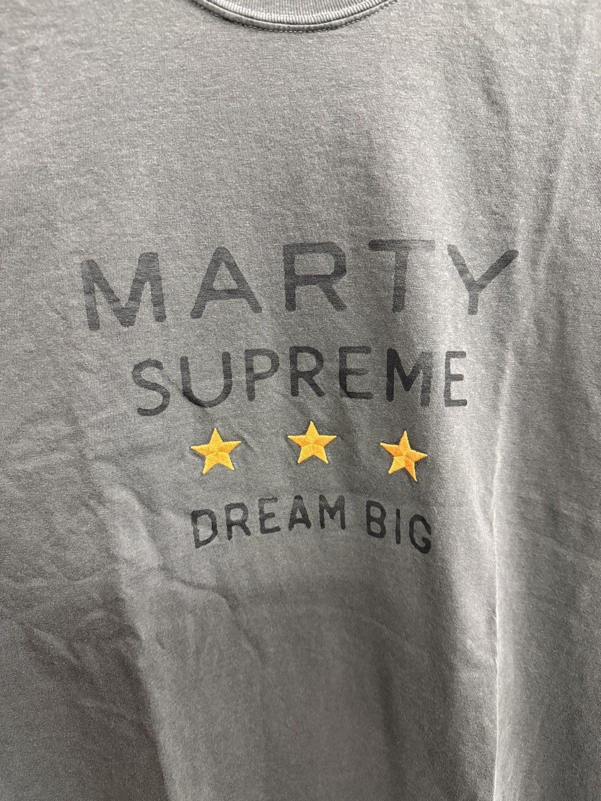 URBAN RESEARCH DOORS URBAN RESEARCH×MARTY SUPREME×A24 - 3STAR LOGO T-SHIRT Size US L / EU 52-54 / 3 - 2 Thumbnail