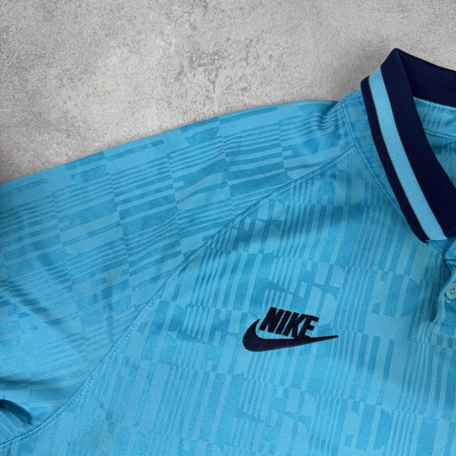 Nike NIKE TOTTENHAM HOTSPUR 2019 2020 SOCCER JERSEY Size L Size US L / EU 52-54 / 3 - 6 Thumbnail