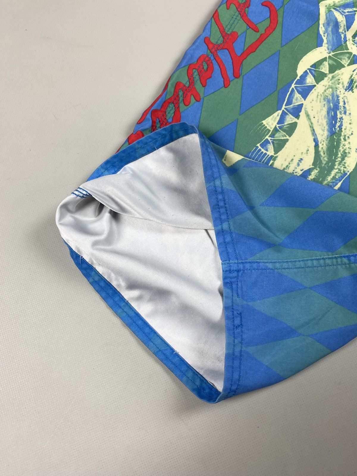 Ed Hardy Ed Hardy Y2K men’s overprinted surf swim shorts size ~ 32 Size US 32 / EU 48 - 11 Thumbnail