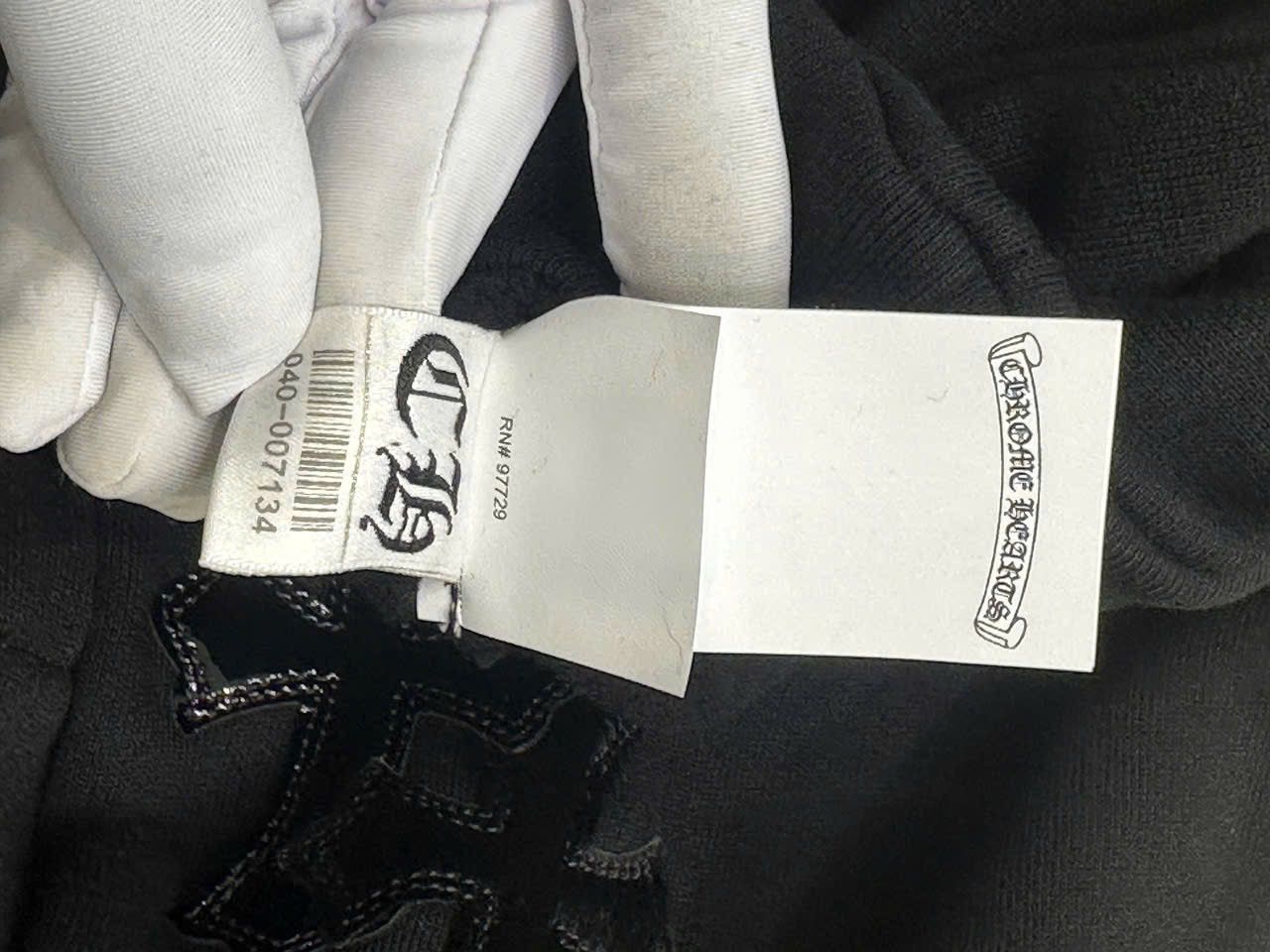 Chrome Hearts CHROME HEARTS PAPER JAM CEMETERY CROSS PATCH BLACK SWEATPANTS BLACK Size US 29 - 7 Thumbnail
