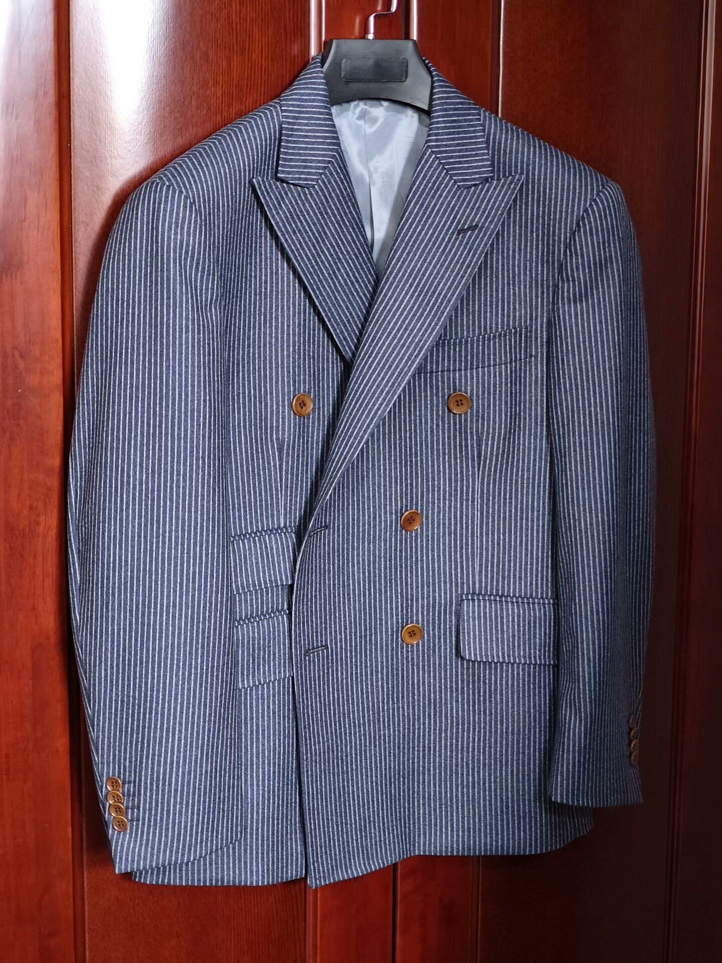 Japanese Brand Italian Wool Custom Suit with Stripes Size US S / EU 44-46 / 1 - 1 Thumbnail