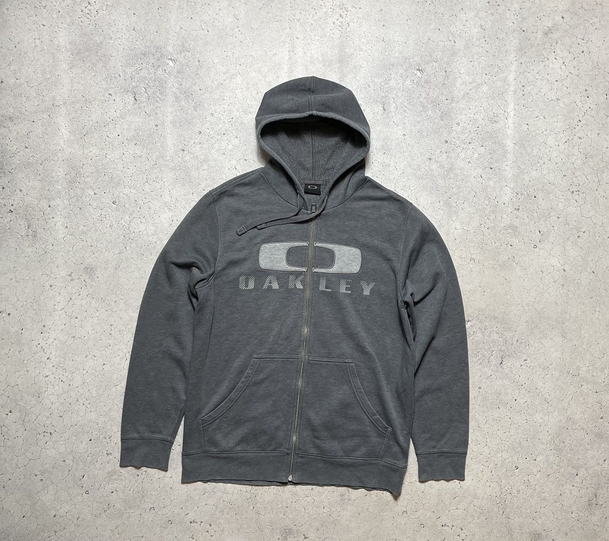 Oakley Vintage Oakley Big Logo Y2K Full Zip Hoodie Size US L / EU 52-54 / 3 - 1 Thumbnail
