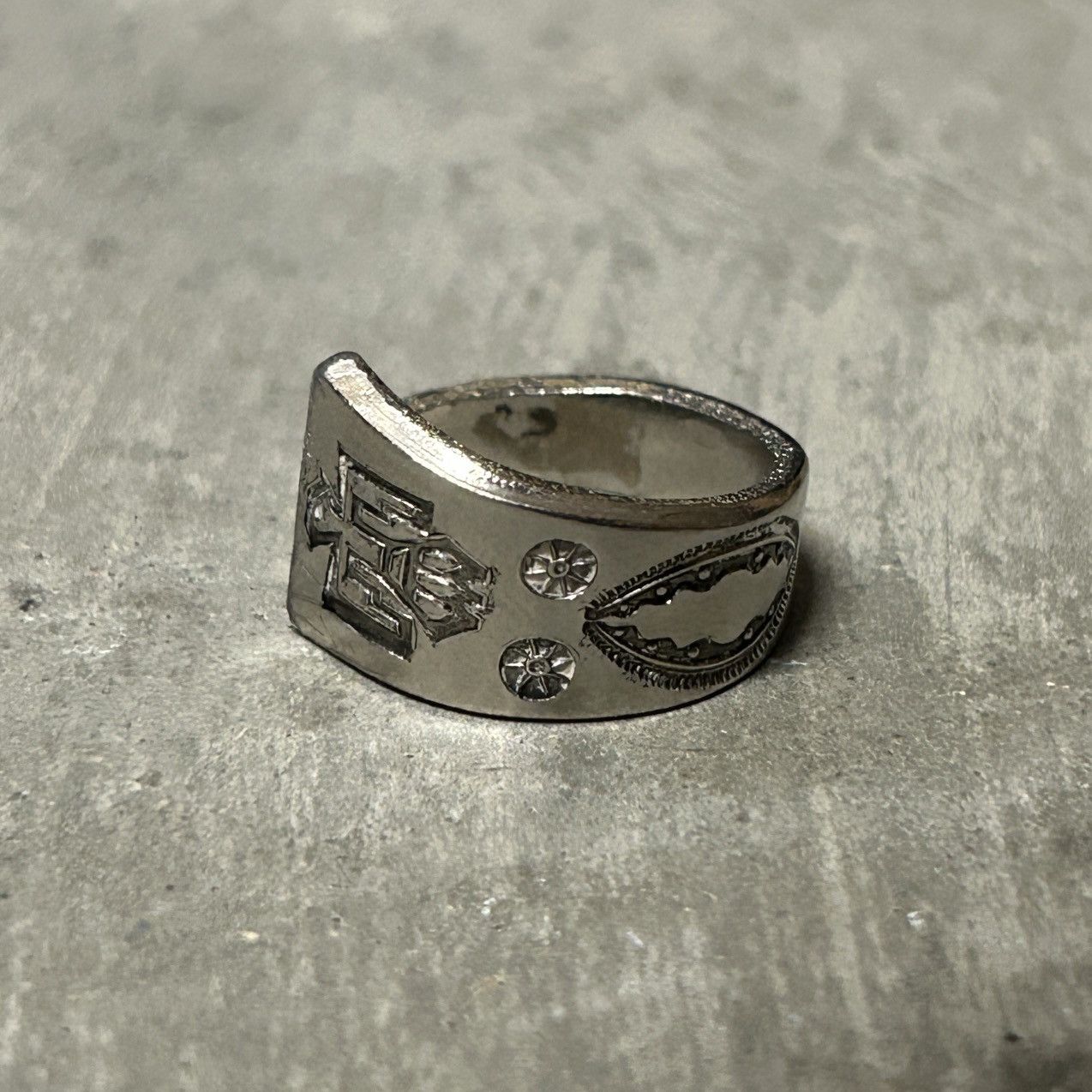 Vintage Engraved 1/1 Silver Ring Size ONE SIZE - 1 Thumbnail