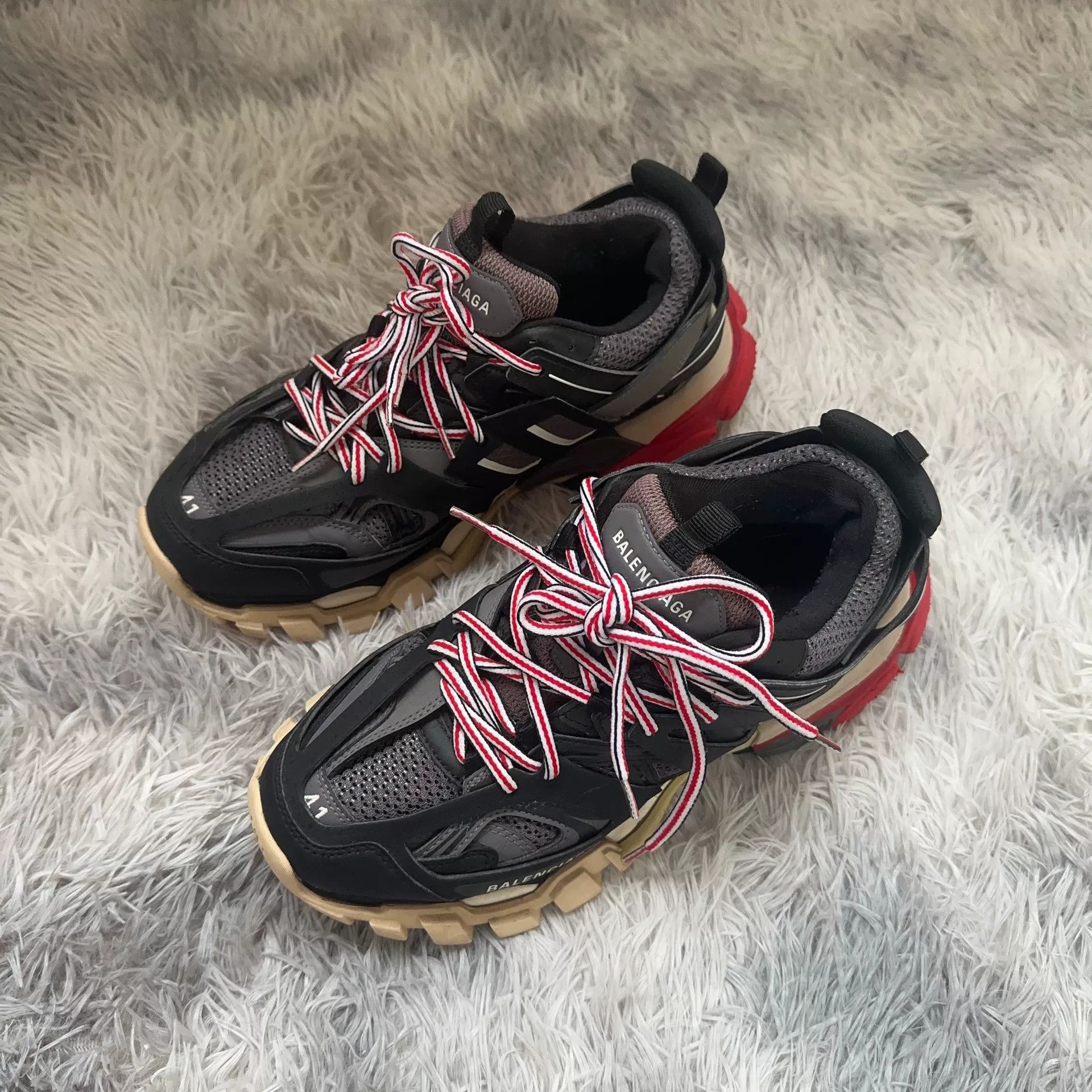 Balenciaga Balenciaga Black Lowtop Sneakers 41 Men Size US 8.5 / EU 41-42 - 1 Thumbnail