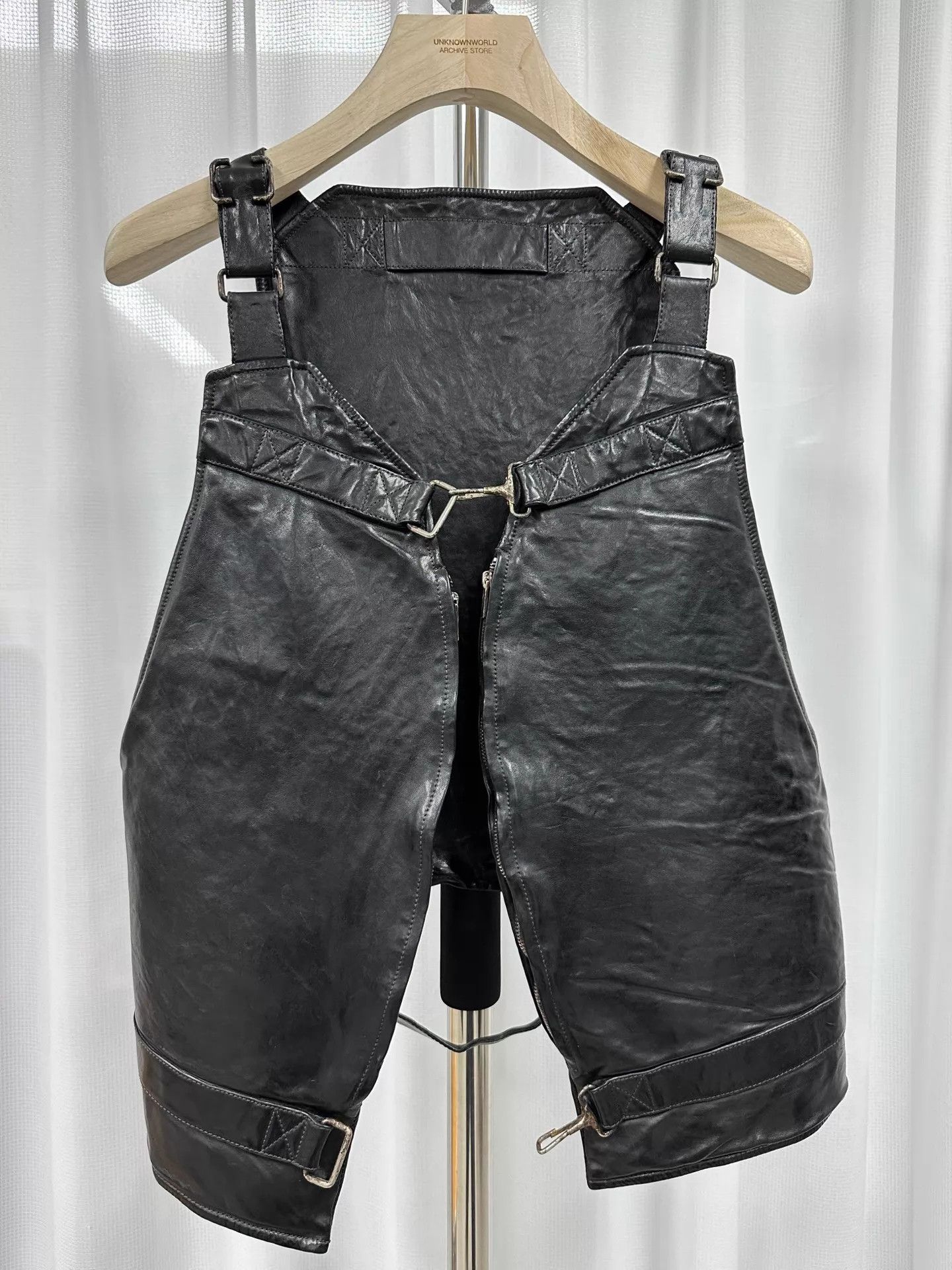 Carol Christian Poell Carol Christian Poell Butcher Vest Black Distressed Size 44 Size US S / EU 44-46 / 1 - 1 Thumbnail
