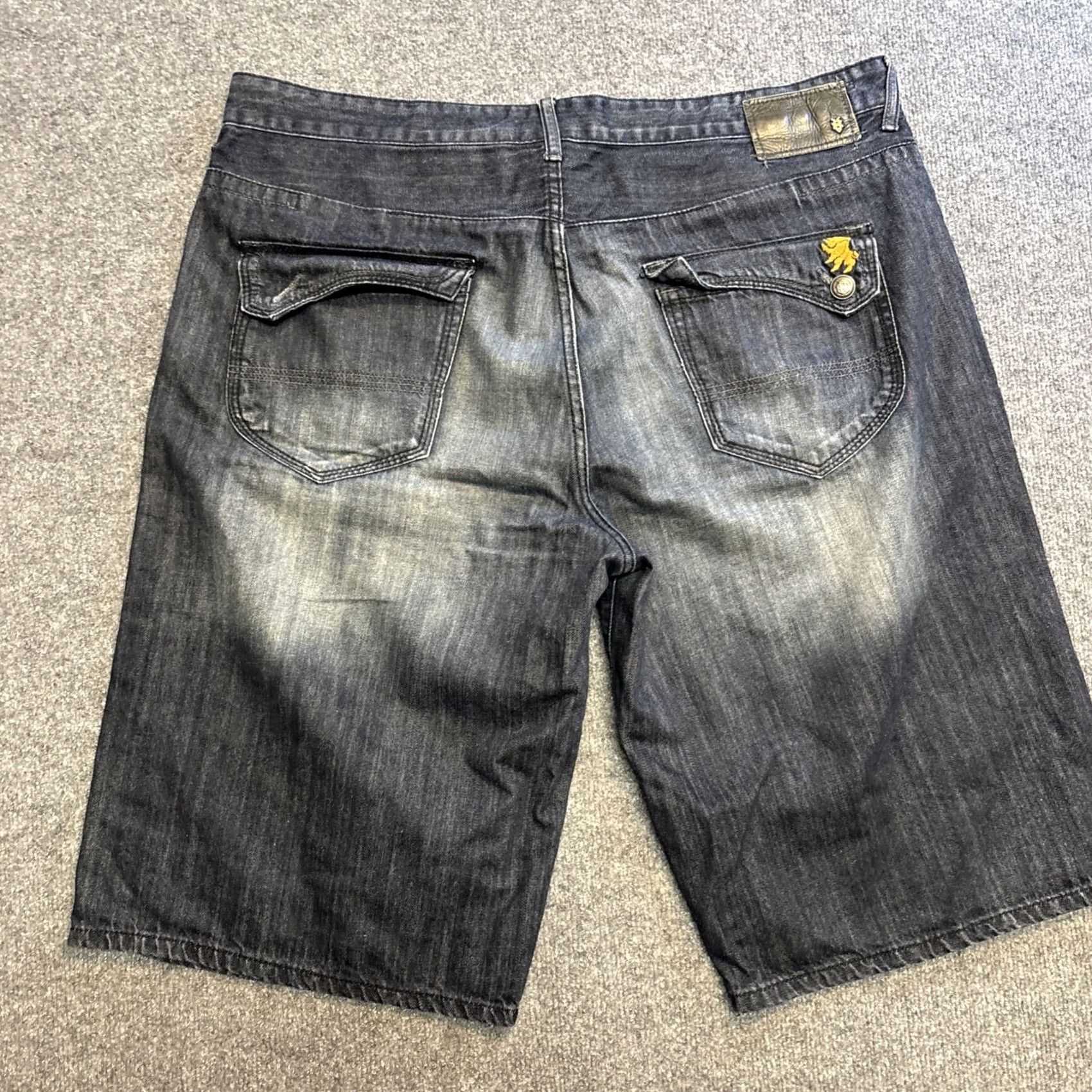 Ecko Unltd. VINTAGE Ecko Unltd. Denim Shorts Men 40 Blue Baggy Fit Y2K Hip Hop Acid Dark Wash Denim Shorts Mens Baggy Hip Hop 90s Boys Size US 40 / EU 56 - 5 Thumbnail