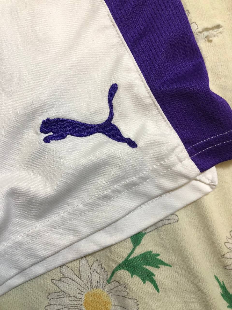 Puma NEWCASTLE 2000's FOOTBALL SHORTS PUMA JERSEY Size US 32 / EU 48 - 9 Thumbnail
