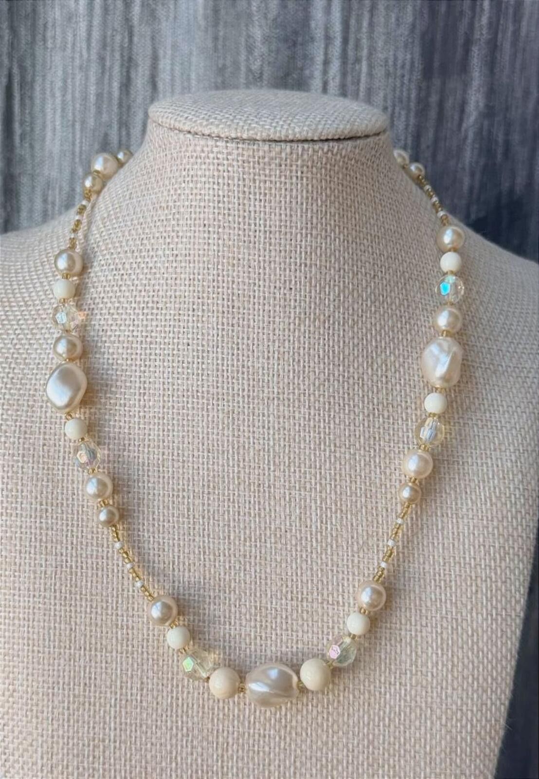 Other Vintage Faux Pearl Crystal Beaded Necklace Gold Size ONE SIZE - 1 Thumbnail