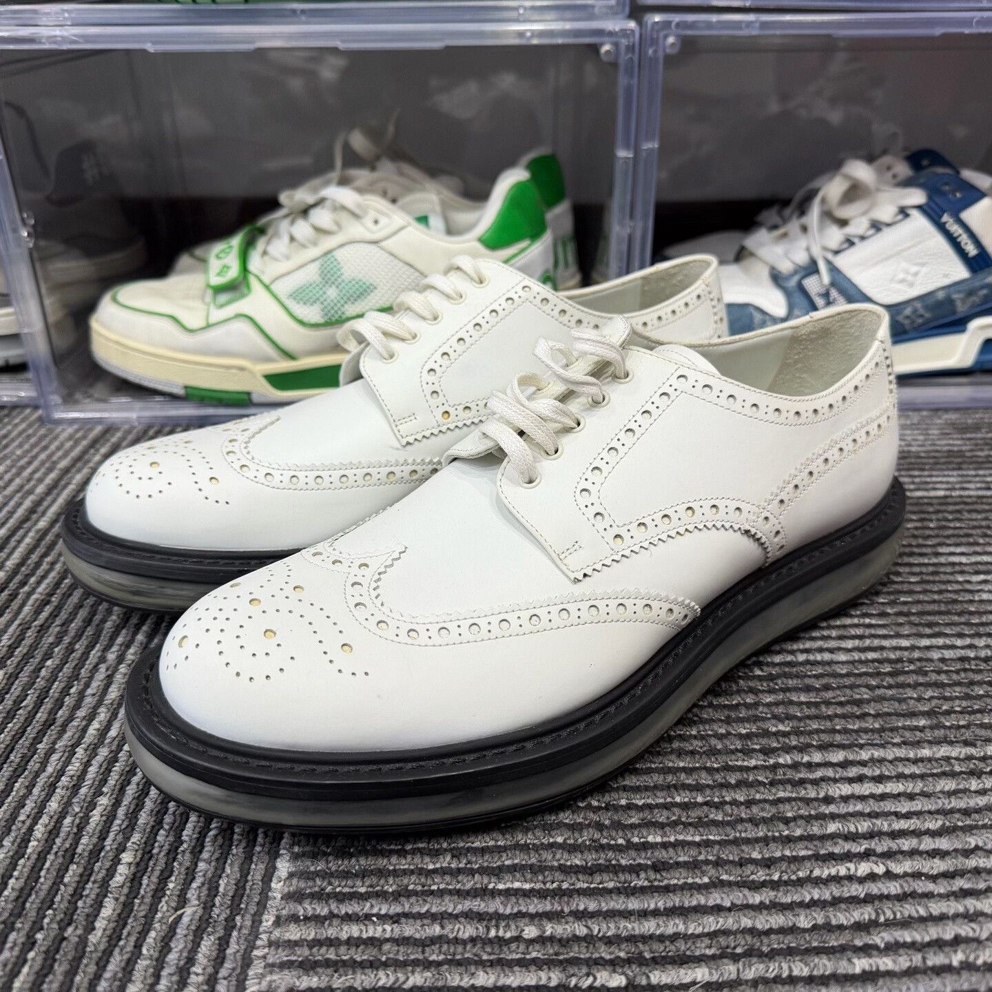 Prada Prada Casual Lowtop Sneakers 9 Men Size US 9 / EU 42 - 1 Thumbnail