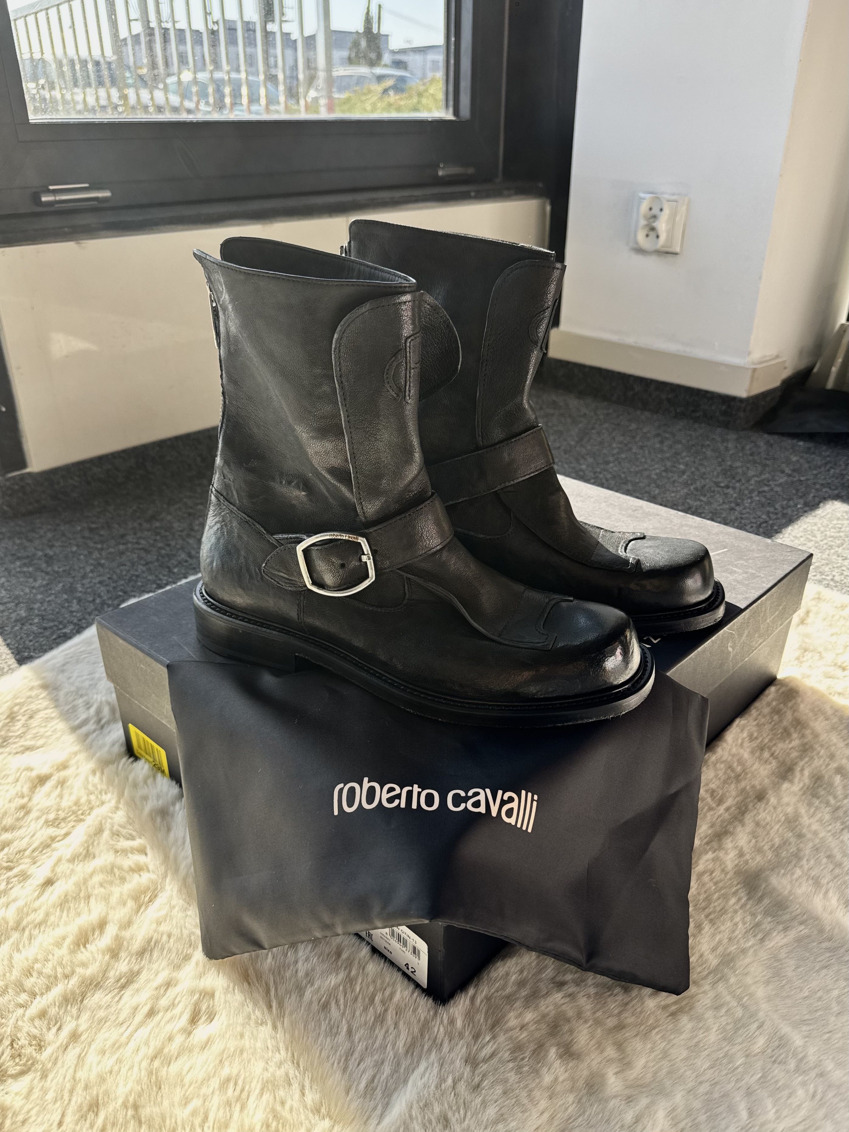 Roberto Cavalli Roberto Cavalli Combact Black Leather ankle cowboy boots 42 Size US 9 / EU 42 - 11 Thumbnail