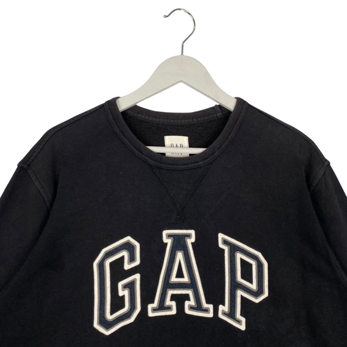 Gap × Vintage Vintage GAP Embroidered Crewneck Sweatshirt Black Size US L / EU 52-54 / 3 - 5 Thumbnail