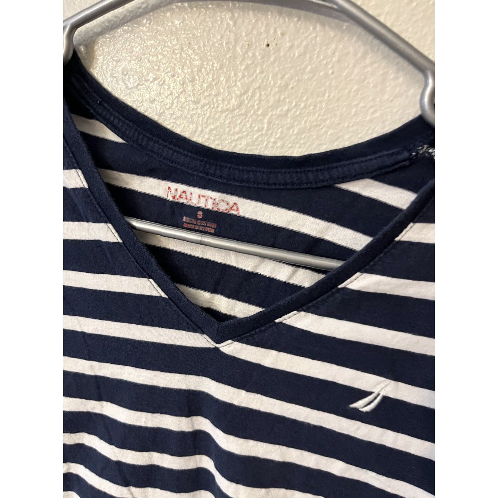 Nautica VINTAGE Nautica T-Shirt Womens S Blue Striped Short Sleeve V Neck 100% Cotton Pullover Size S / US 4 / IT 40 - 2 Thumbnail