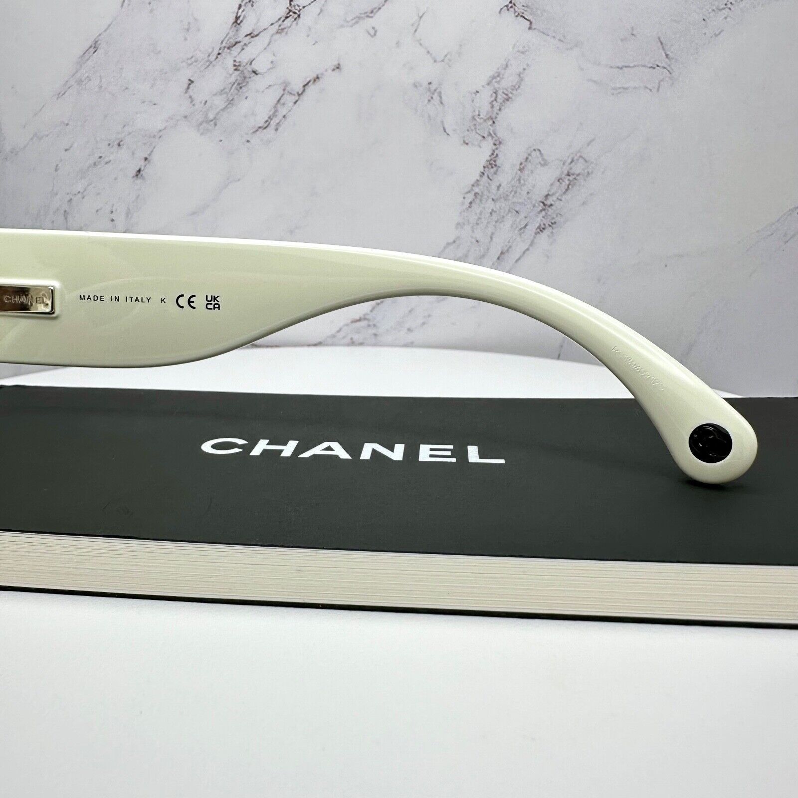 New CHANEL Black White Cat Eye Sunglasses CC Logo Authentic