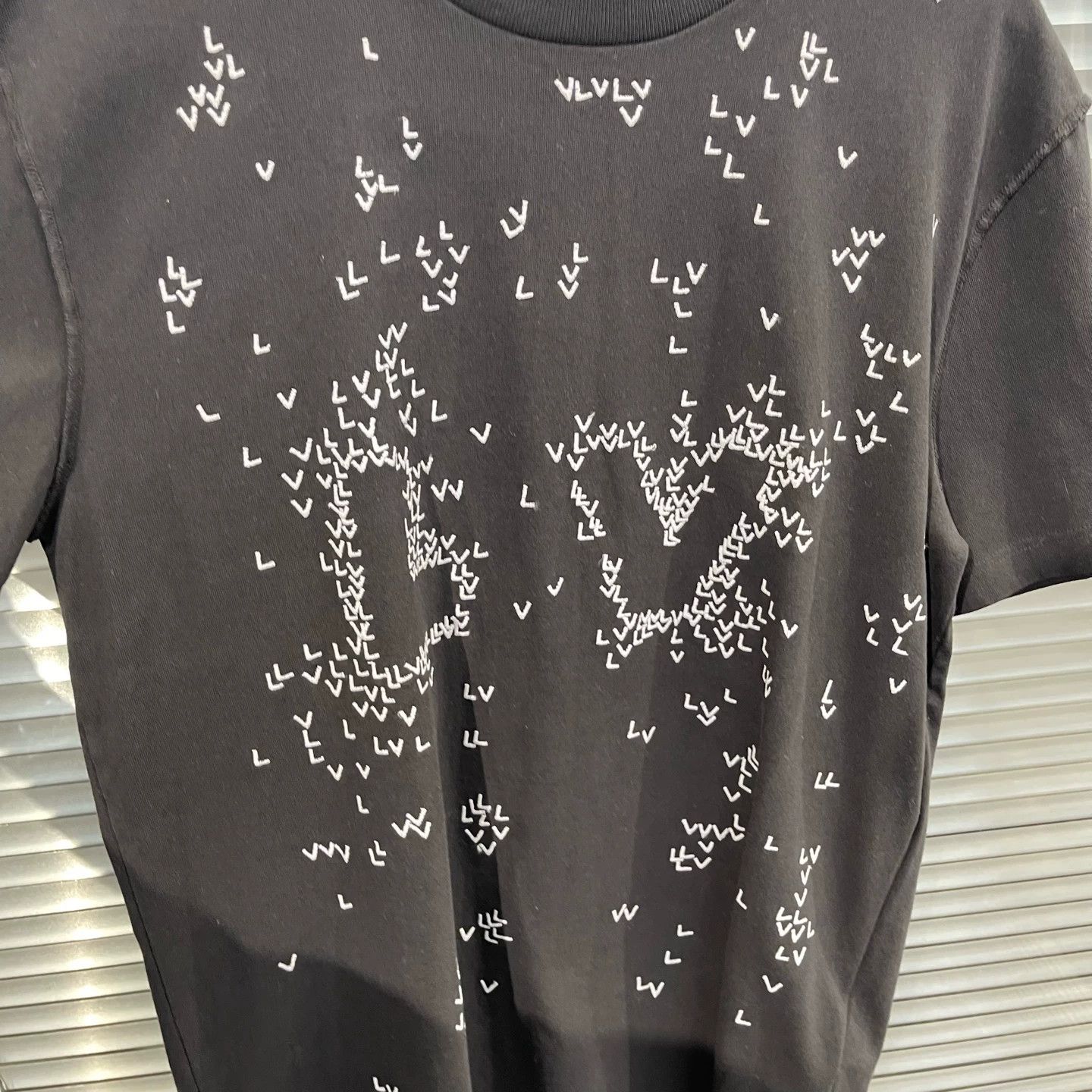 Louis Vuitton LV All Over Print Paper Airplane T-Shirt L 99 New Size US L / EU 52-54 / 3 - 4 Thumbnail