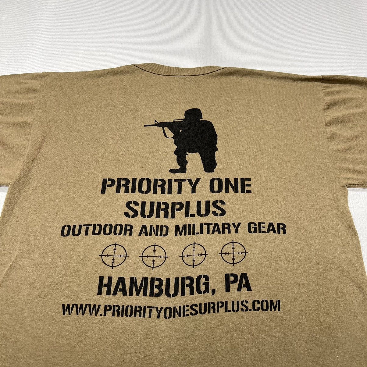 Vintage Surplus Tee Shirt Brown Military Gear Gun Flag Single Stitch Size US L / EU 52-54 / 3 - 12 Thumbnail