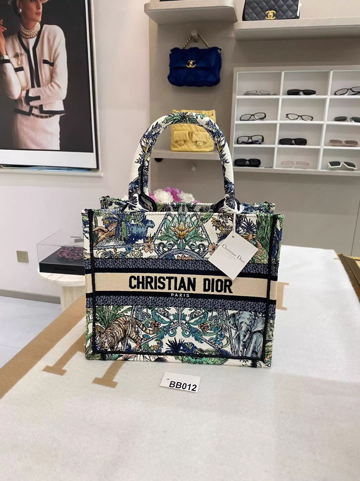 Dior Dior Book Tote Embroidered Animal Floral Canvas Size ONE SIZE - 1 Thumbnail
