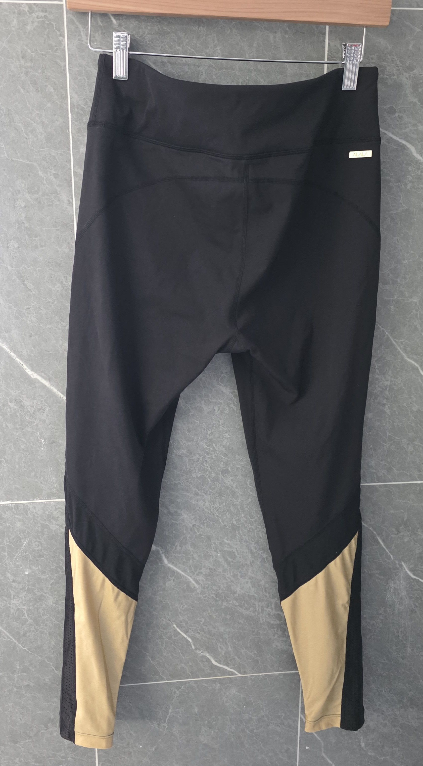 Other Alala Black Gold Leggings Size Medium Size 30" / US 8 / IT 44 - 2 Thumbnail