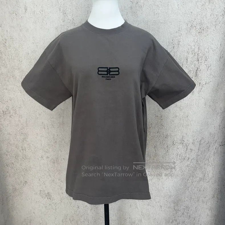 Balenciaga Balenciaga Double B Buckle Logo Short-Sleeve T-Shirt Size US S / EU 44-46 / 1 - 1 Thumbnail