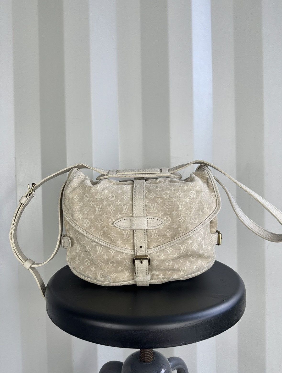 Louis Vuitton Mini Lin Monogram Messenger Bag Size ONE SIZE - 1 Thumbnail