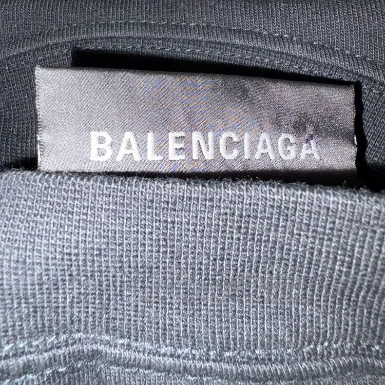 Balenciaga Balenciaga Polaroid Photo Printed Short Sleeve T-Shirt Size XS / US 0-2 / IT 36-38 - 6 Thumbnail