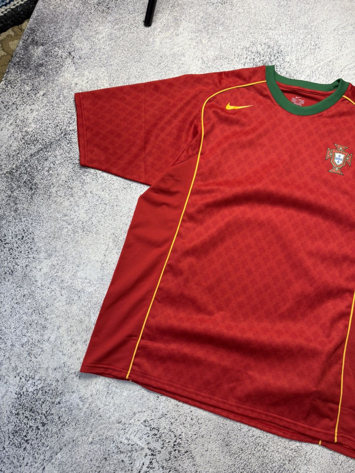 Nike Vintage Nike Portugal 2004 Home Football Shirt Soccer Jersey Size US L / EU 52-54 / 3 - 6 Thumbnail