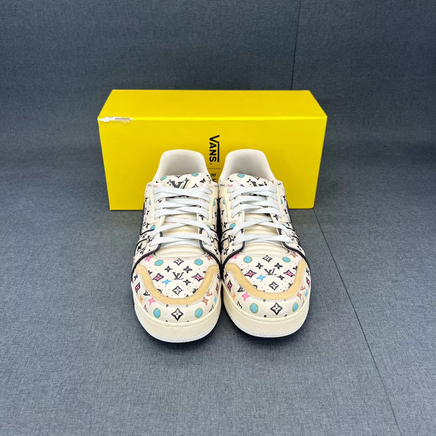 Louis Vuitton LV Trainer Beige AOP 6 Size US 6 / IT 36 - 4 Thumbnail