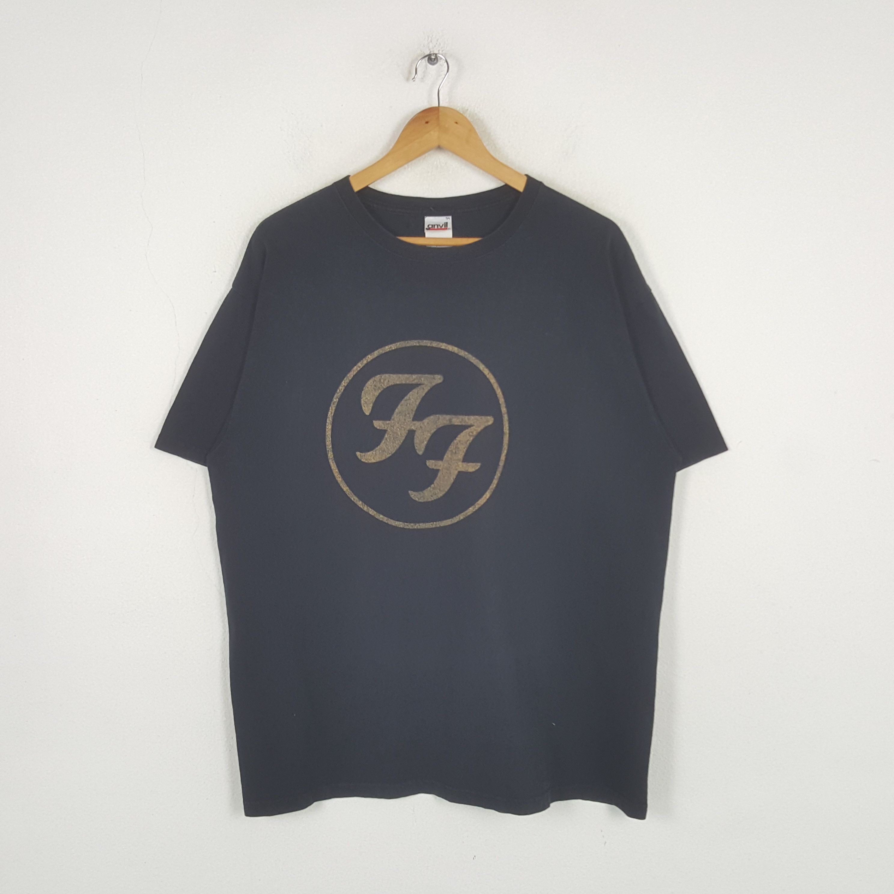 Band Tees Vintage Foo Fighters American Rock Band Tshirt 31 Size US XL / EU 56 / 4 - 1 Thumbnail