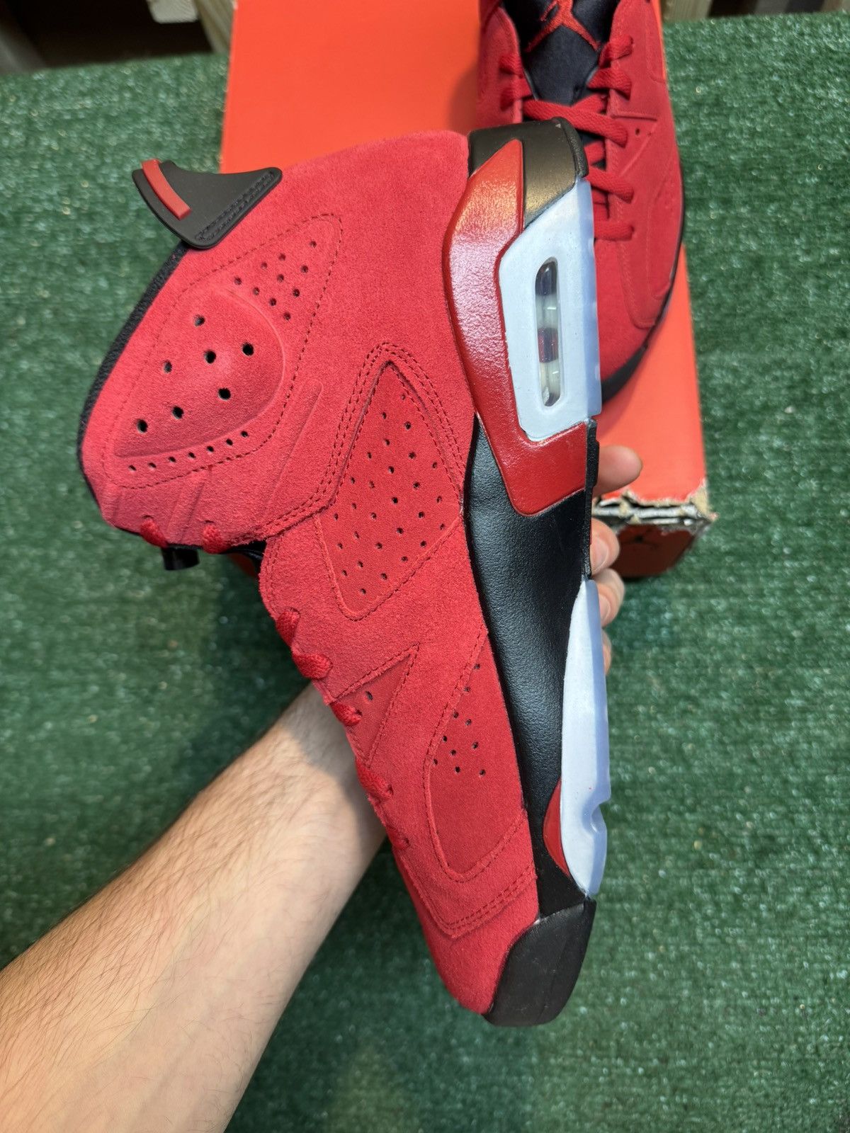 Jordan Brand Jordan Retro 6 Toro Bravo Size 11 Size US 11 / EU 44 - 3 Thumbnail