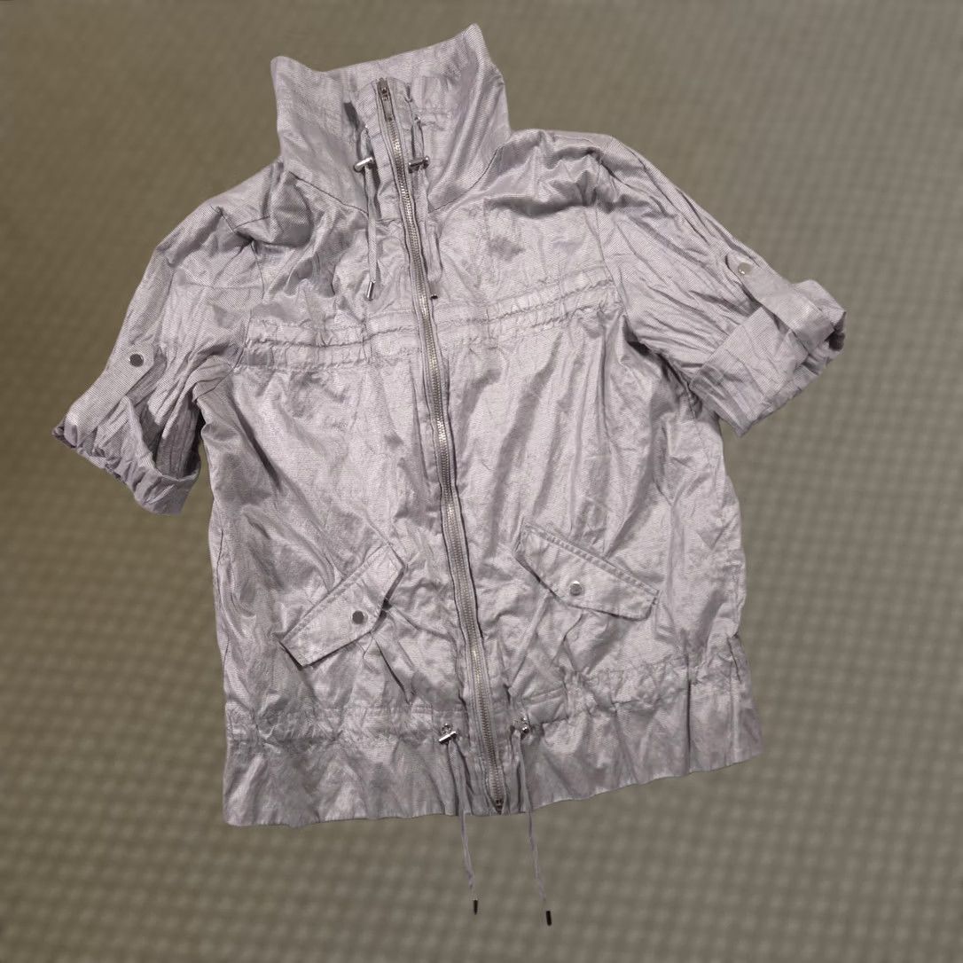 Vintage Zenergy Chico's Jacket Womens 0 Silver Short Sleeve Zip Front Drawstring Windbreaker Shoes? Size 25" / US 0 / IT 36 - 1 Thumbnail