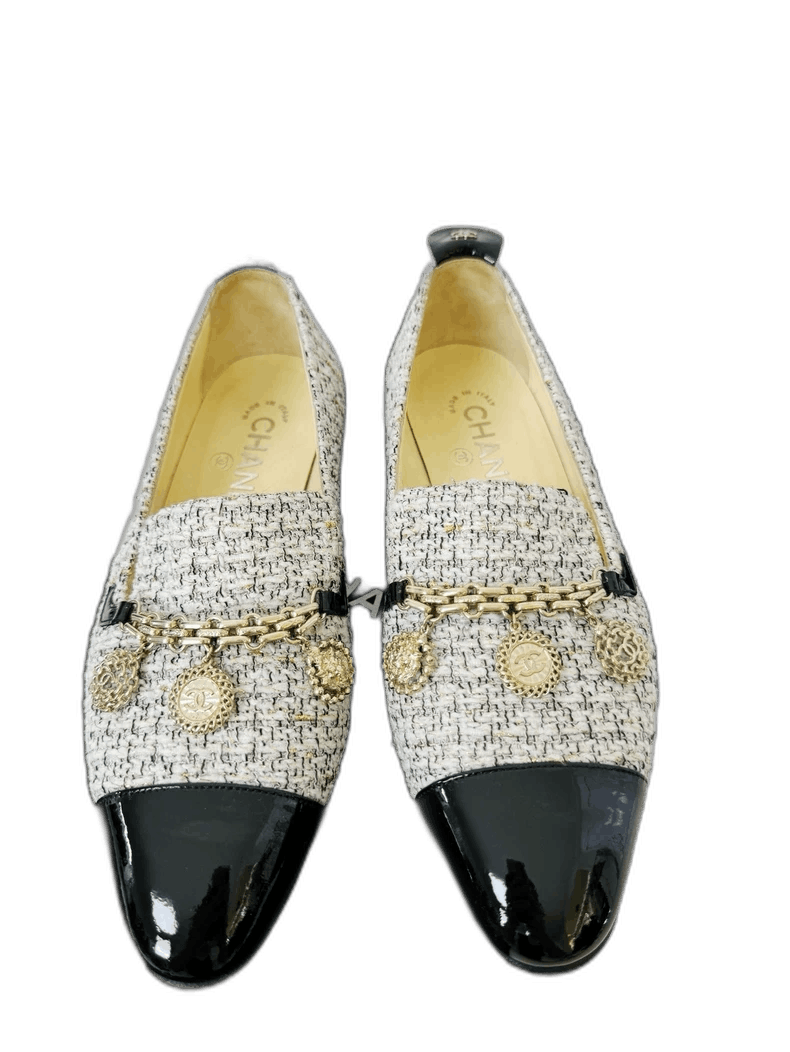 Chanel Chanel Single Shoes with Gold Accents Size US 6 / IT 36 - 1 Thumbnail