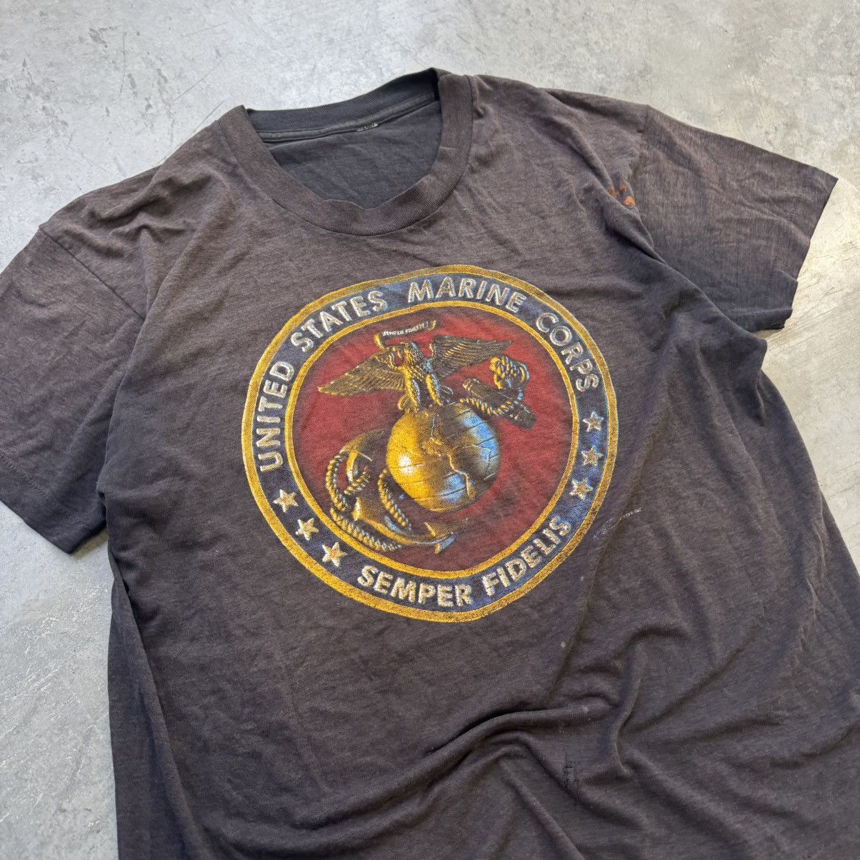 Vintage Vintage Faded and Thrashed 3D Emblem Style USA Marines tee Size US L / EU 52-54 / 3 - 2 Thumbnail
