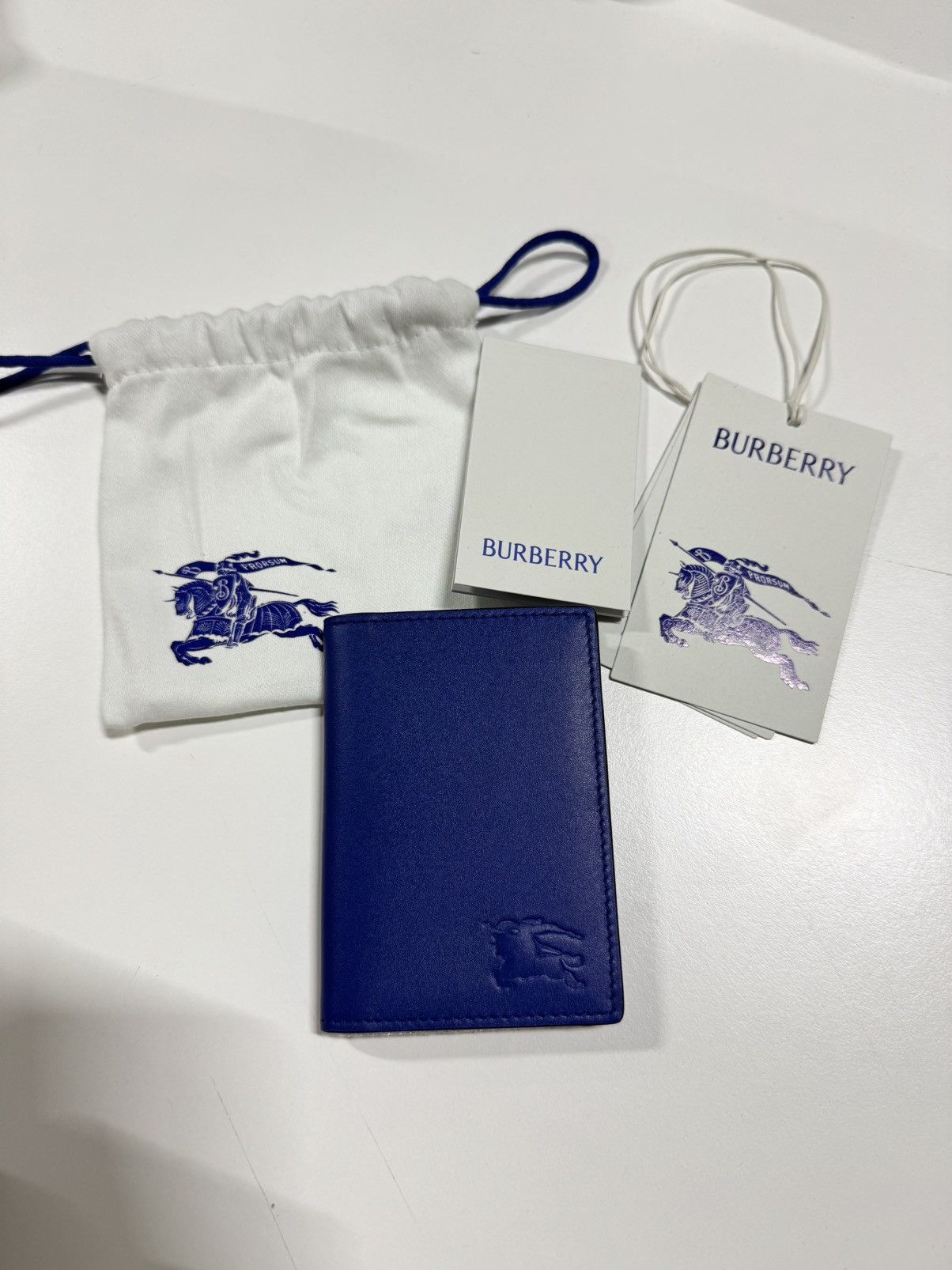 Burberry EKD Bi-Fold Card Holder NEW 450$