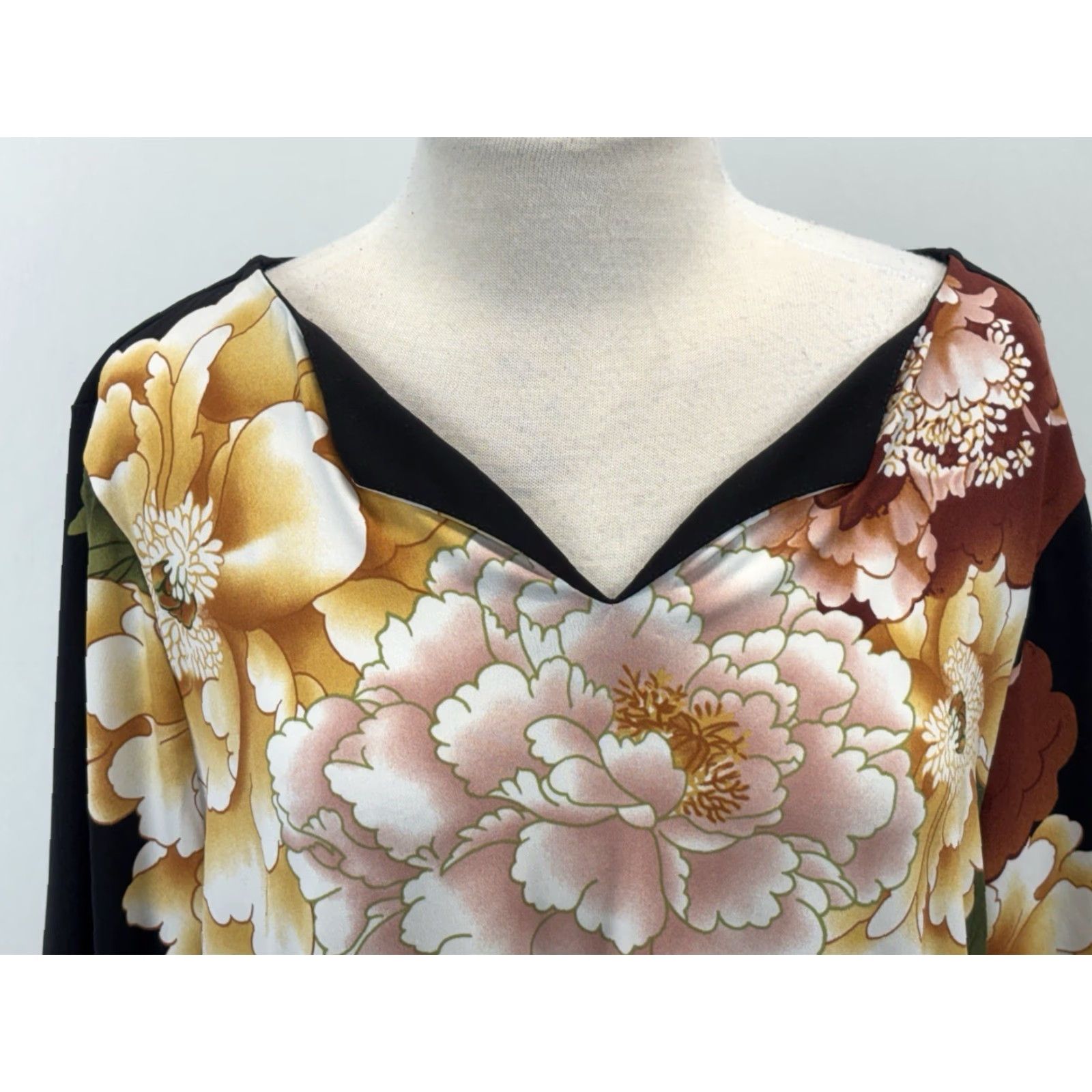 Vintage Chicos Black Floral Tunic Top Shirt Womens XL Bell Sleeve 3/4 Sleeve Pullover Blouse Casual Comfort Size XL / US 12-14 / IT 48-50 - 5 Thumbnail