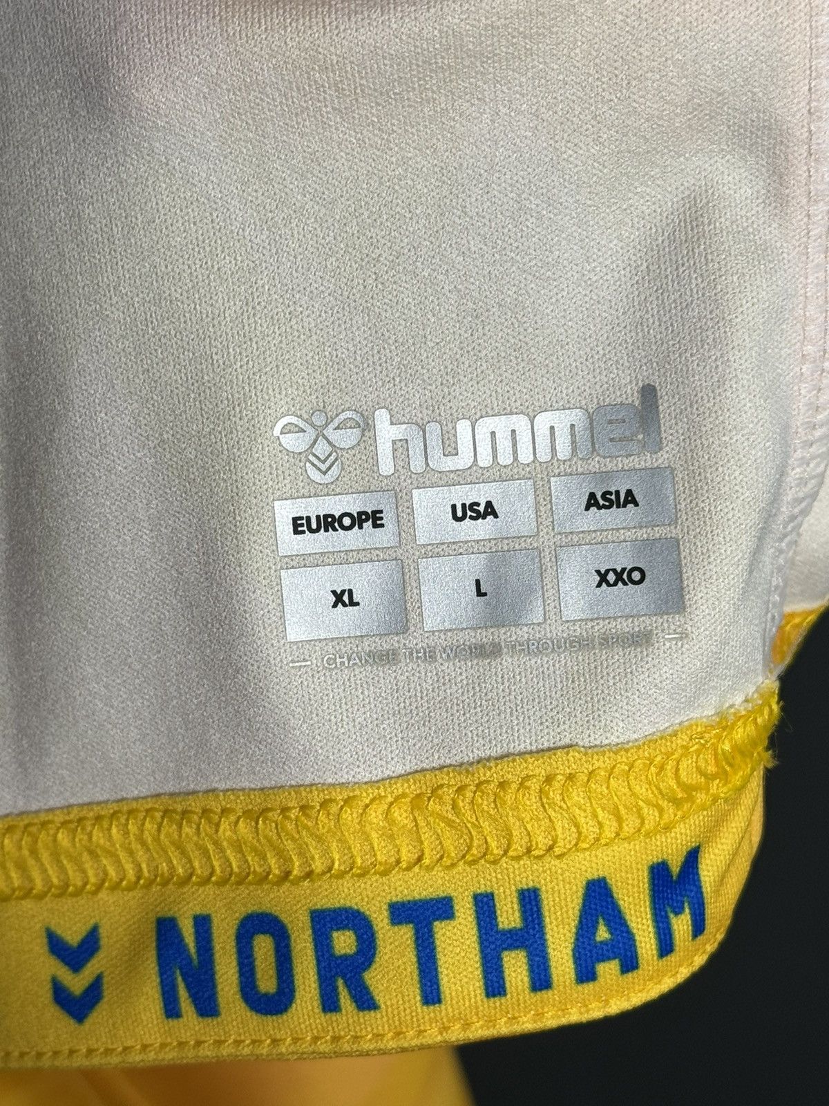 Hummel New Southampton 21/22 Away Football Jersey Size US L / EU 52-54 / 3 - 10 Thumbnail
