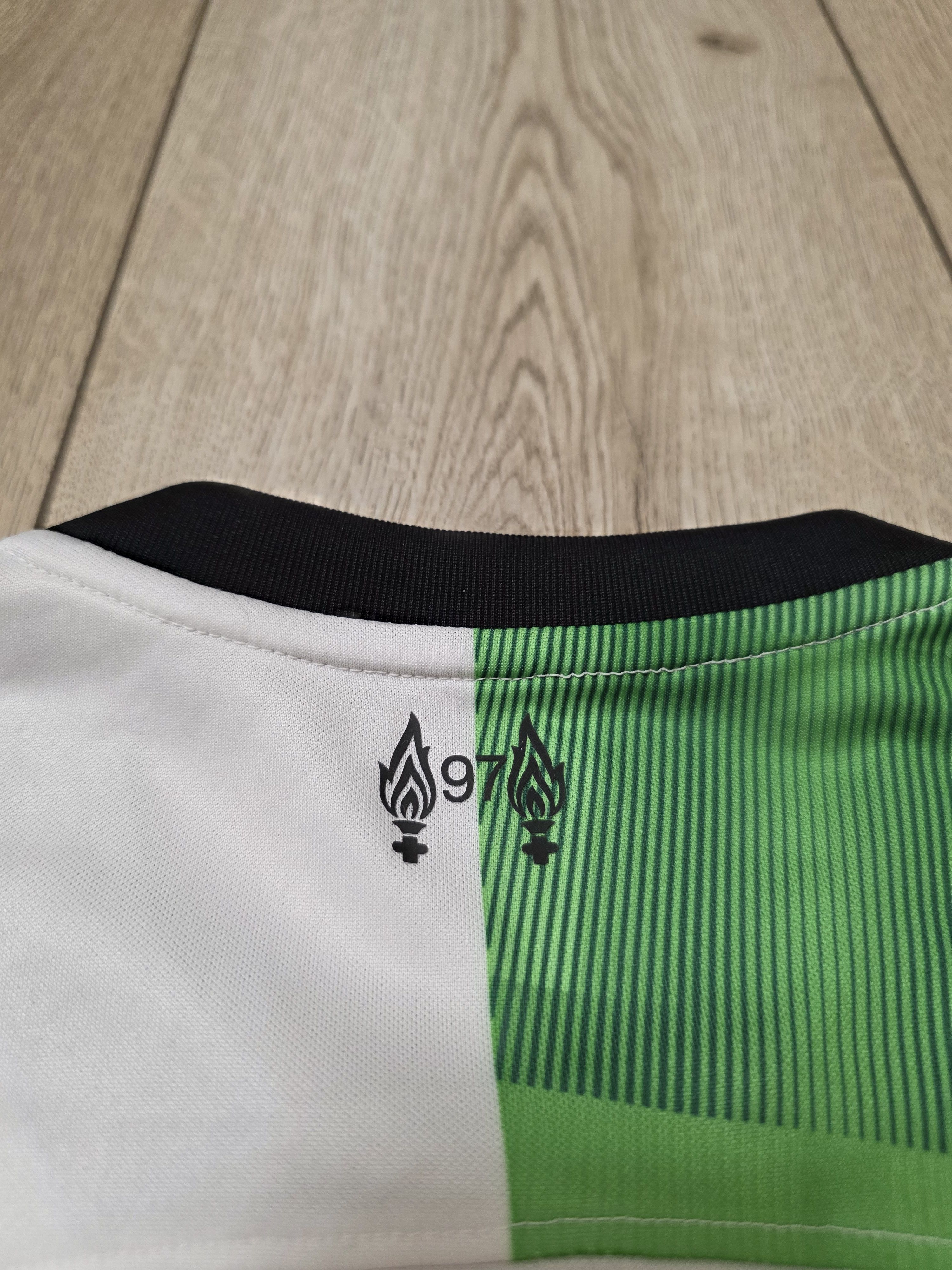 Nike LIVERPOOL 2023 2024 AWAY FOOTBALL SHIRT SOCCER JERSEY Size US M / EU 48-50 / 2 - 5 Thumbnail