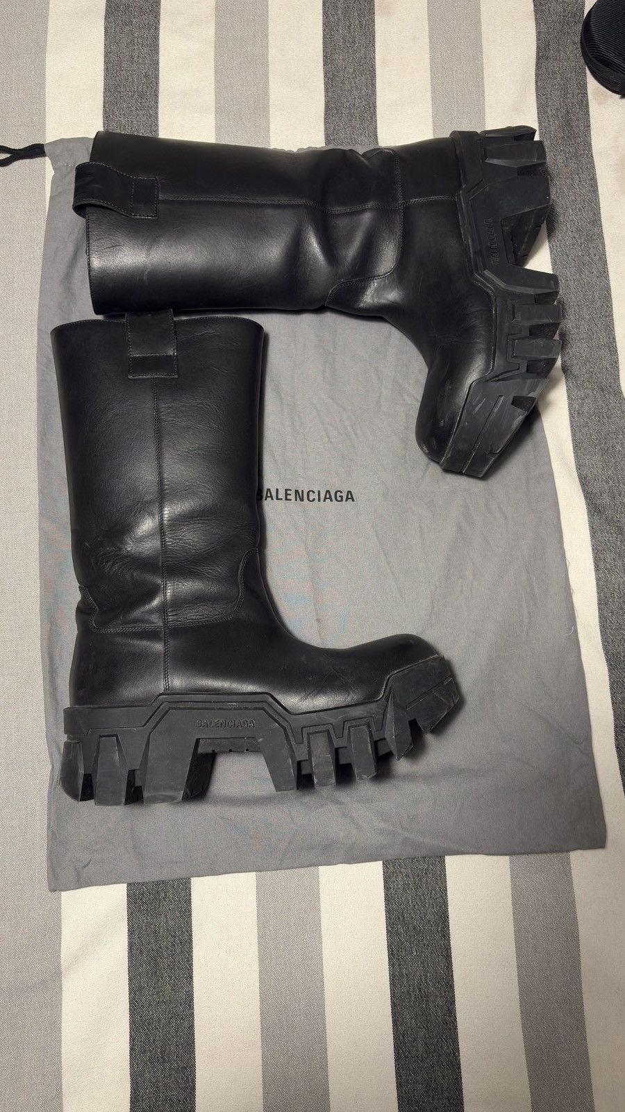 balenciaga bulldozer boots
