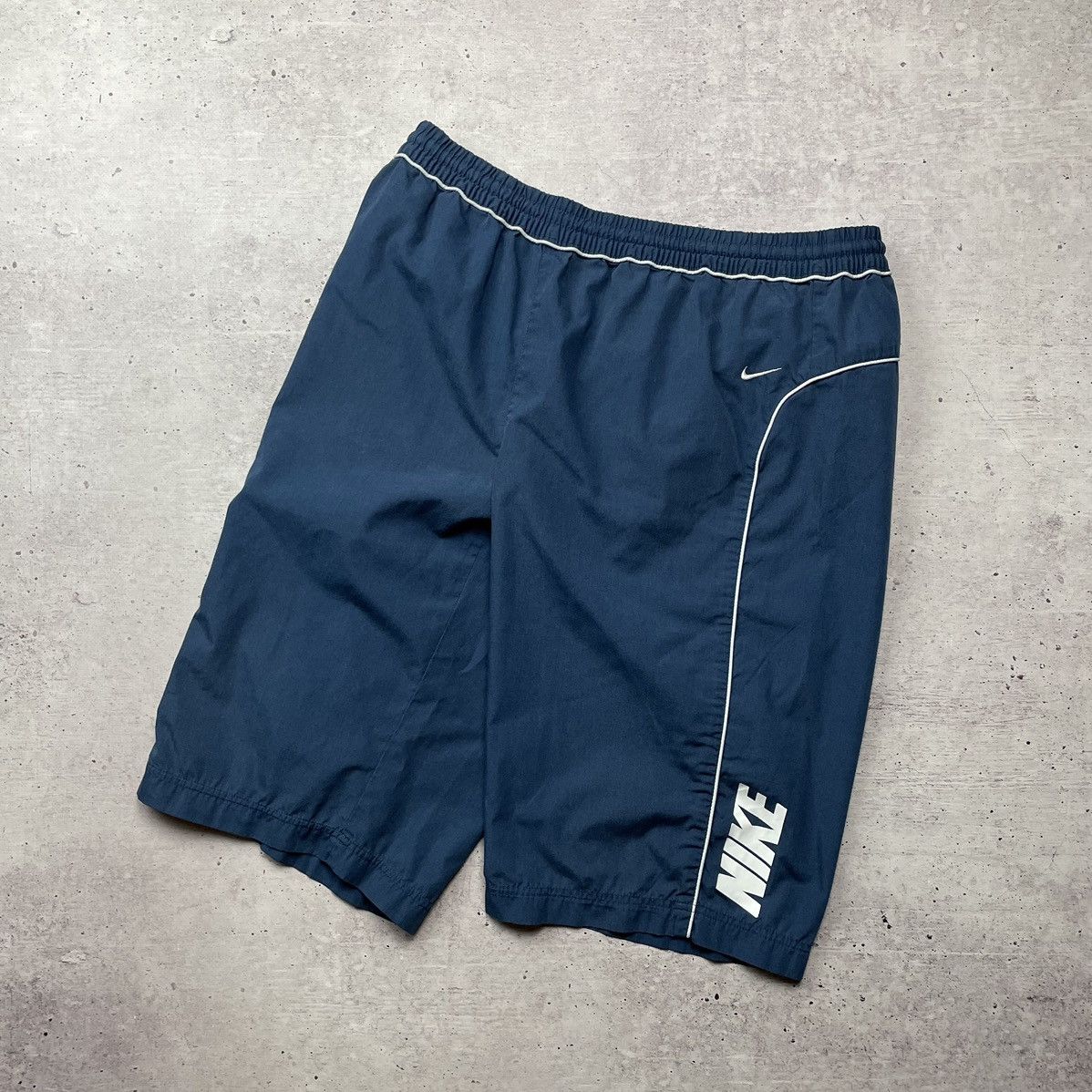 Nike × Vintage Vintage Nike Y2K Shorts Size L big logo Size US 33 - 1 Thumbnail