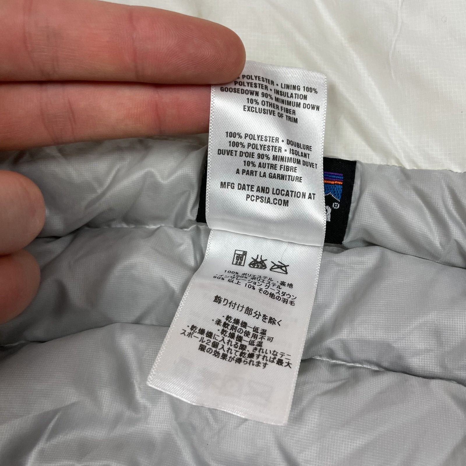 Patagonia Patagonia Women's White Full Zip Outdoor Puffer Vest XS Size XS / US 0-2 / IT 36-38 - 16 Thumbnail