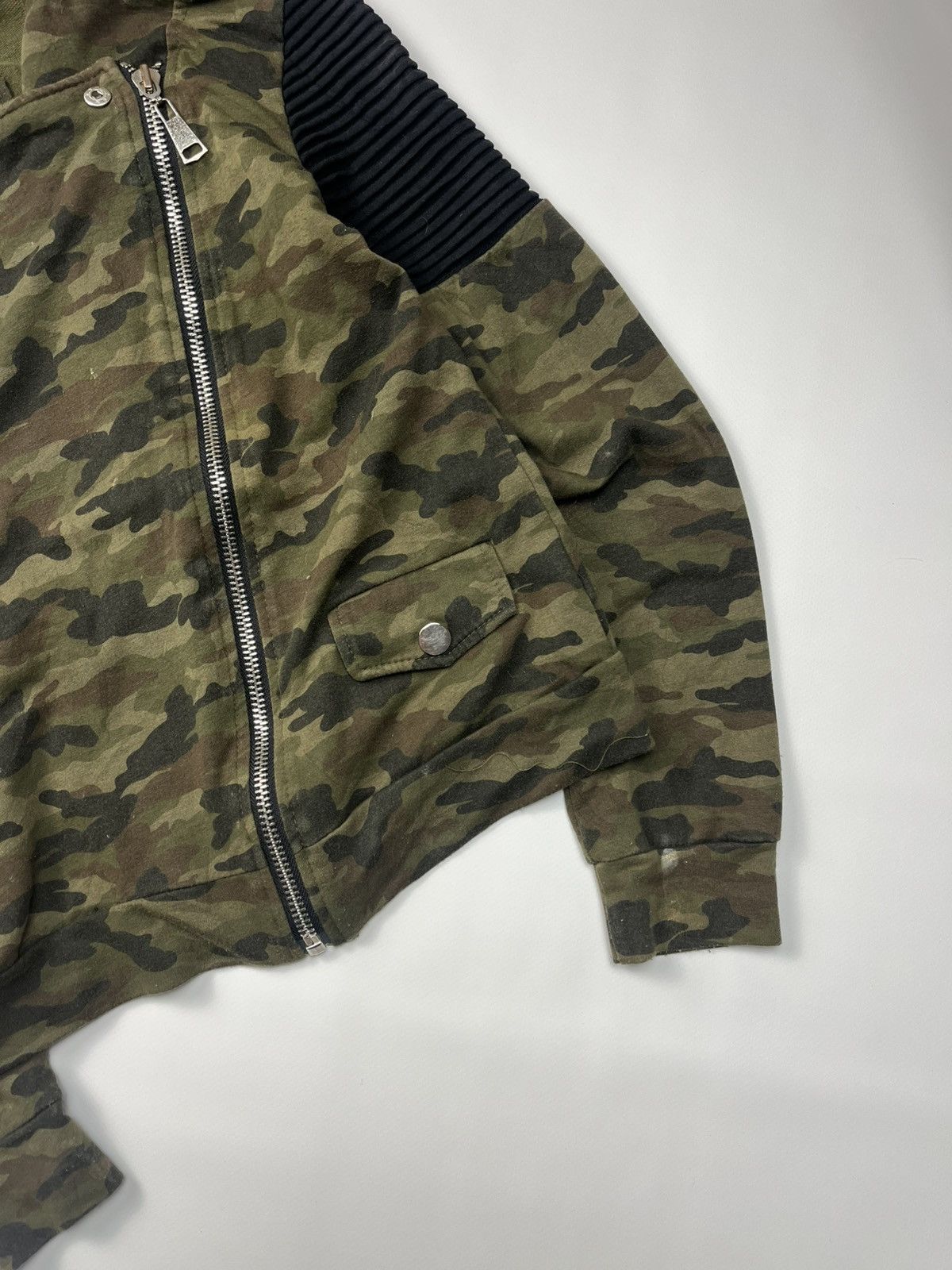 If Six Was Nine Vintage Asymmetrical LGB If Six Was Nine Camo Hoodie Size US S / EU 44-46 / 1 - 5 Thumbnail